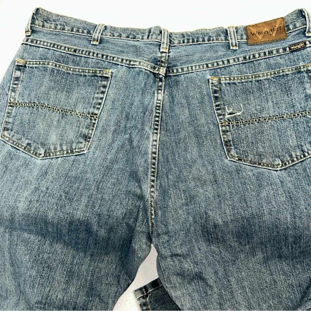 Wrangler Blue Relaxed Jeans with Classic Fading
